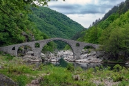 Първи поглед към Дяволският мост